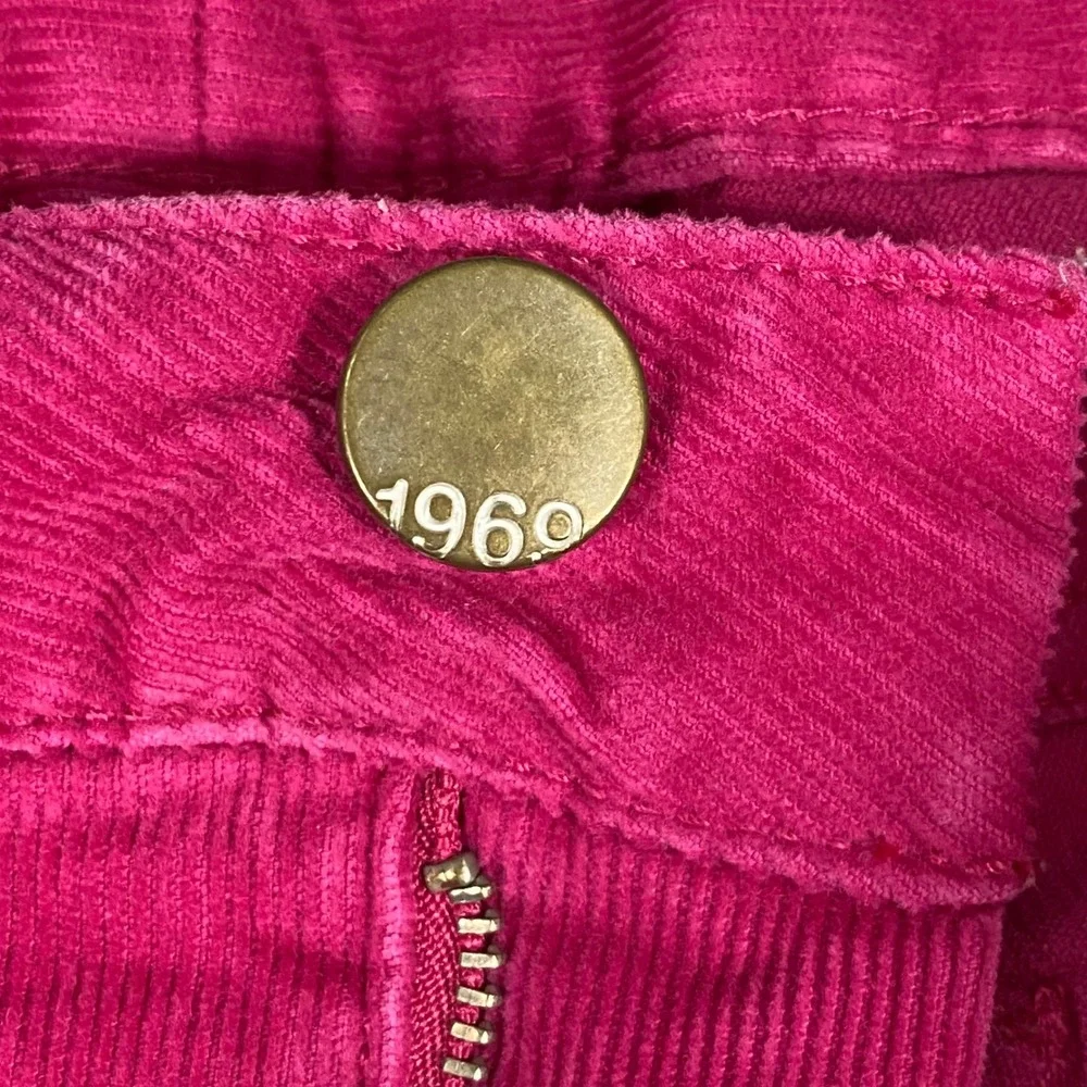 Gap 1969 Real Straight Pink Corduroy Pants‎ Womens Size 33/16 Straight Leg